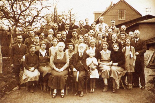 Georg Arends mit Familie und Gärtnern zum 50-jährigen Betriebsjubiläum 1938